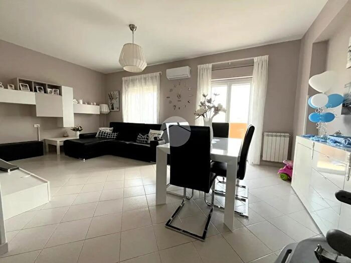 Appartamento quadrilocale in vendita in Via Carlo del Prete, Palermo