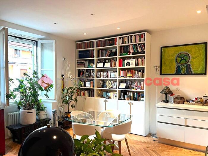 Appartamento trilocale in affitto in Via Vespri Siciliani, Piazza Napoli, Milano