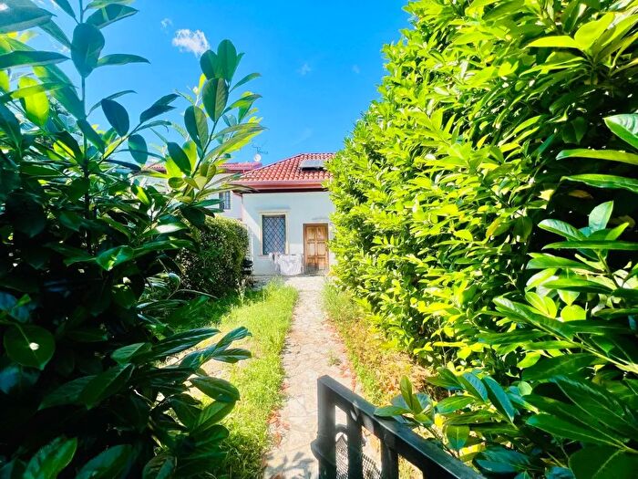 Casa con 5 locali in vendita in Rho
