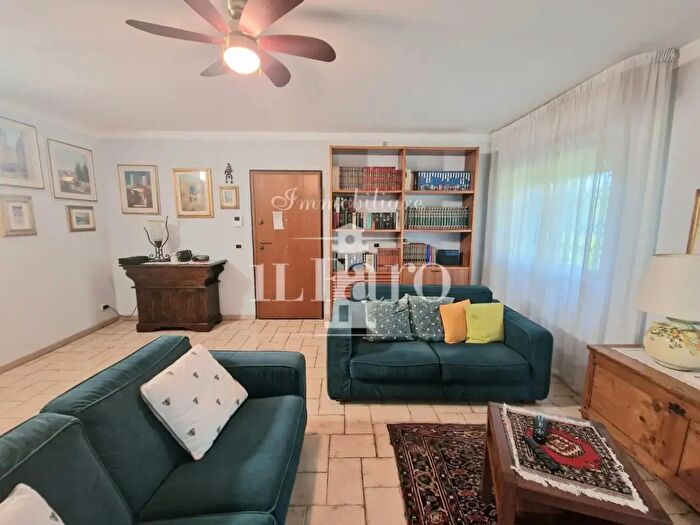 Appartamento con 5 locali in vendita in a Emilia, Firenze