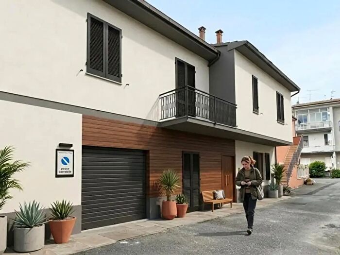 Casa con 6 locali in vendita in Santa Maria A Monte