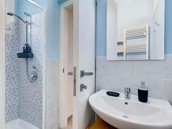 Appartamento in affitto in Via Taranto, Roma