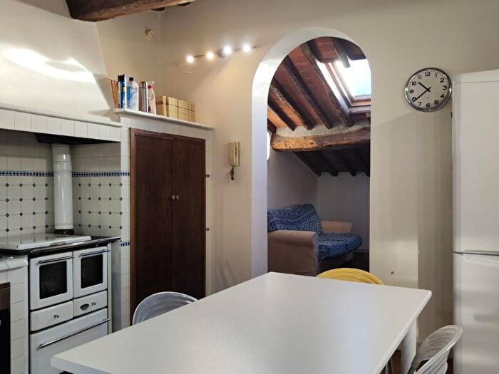 Appartamento con 5 locali in affitto in Centro, Carrara