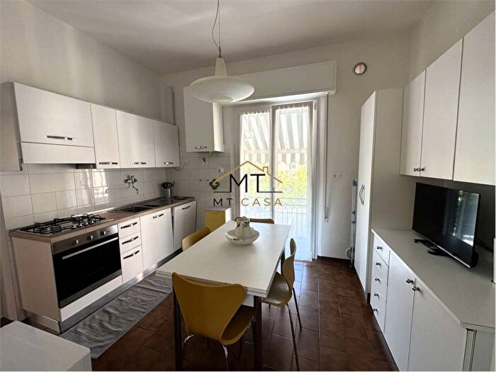 Appartamento con 5 locali in affitto in Montegranaro Loreto, Pesaro
