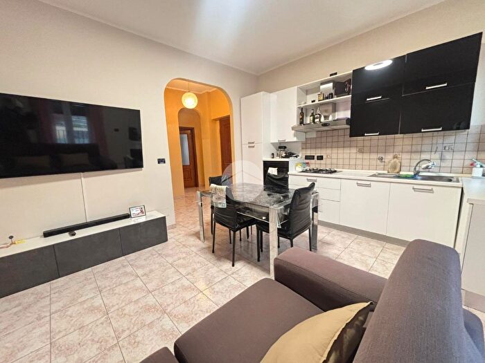 Appartamento quadrilocale in vendita in Via Orbetello, Torino