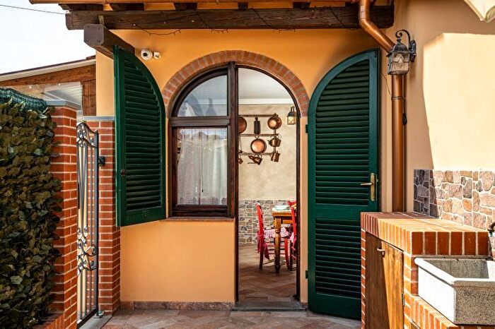 Casa bilocale in vendita in Palaia