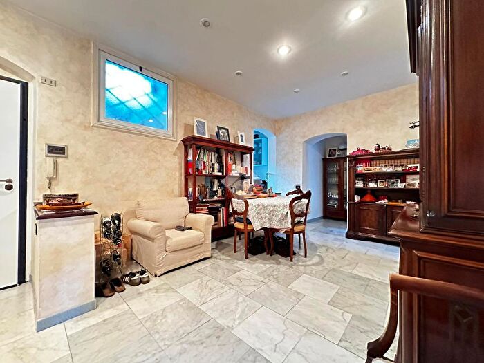 Appartamento con 5 locali in vendita in Via Mazzini, Sarzana