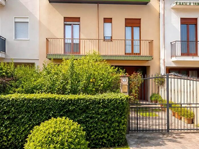 Casa con 6 locali in vendita in Salemi