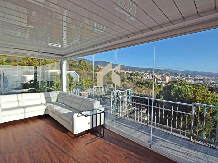 Appartamento trilocale in vendita in Corso Marconi, Sanremo