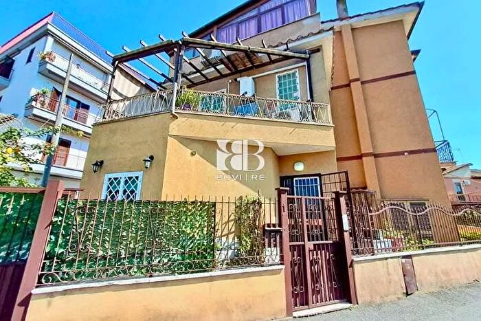 Appartamento trilocale in vendita in Via Valle della Quistione RomaCasalotti, Roma