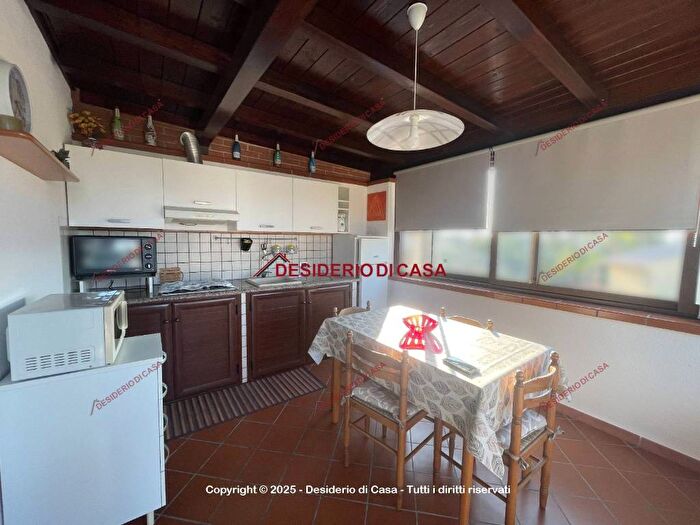 Appartamento trilocale in affitto in Via dei Normanni, Campofelice di Roccella