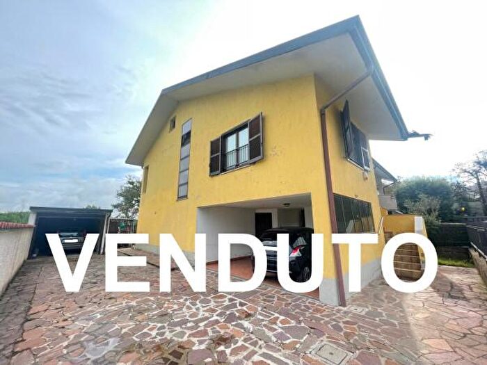 Casa quadrilocale in vendita in Via Gabriele dAnnunzio, Canegrate