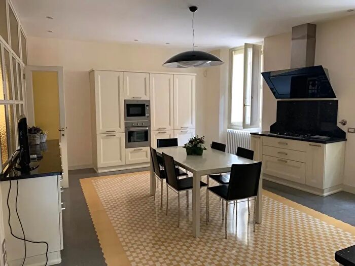 Appartamento con 6 locali in affitto in Ponte Vecchio, Firenze