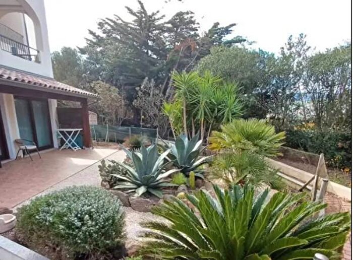 Appartamento con 6 locali in vendita in Via Londra, Castelsardo