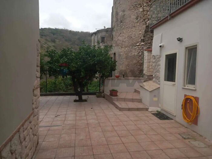 Casa trilocale in vendita in Castelforte