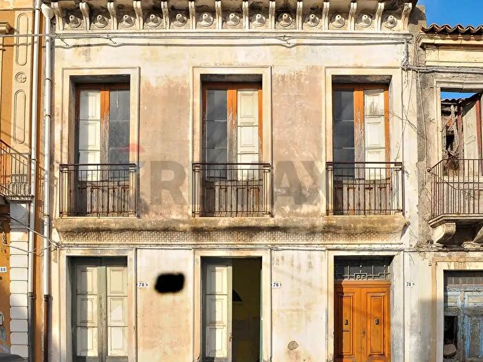 Casa con 8 locali in vendita in Via Umberto, Piedimonte Etneo