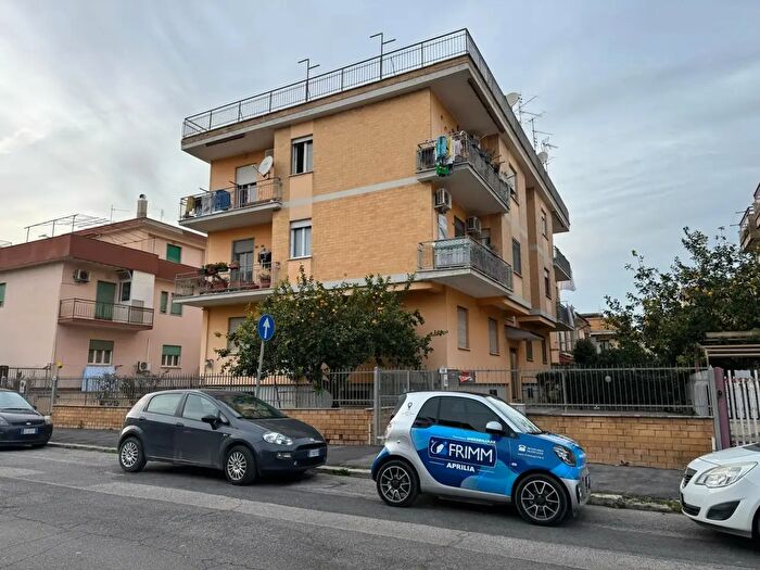 Appartamento trilocale in vendita in Via Tiziano Vecellio, Aprilia