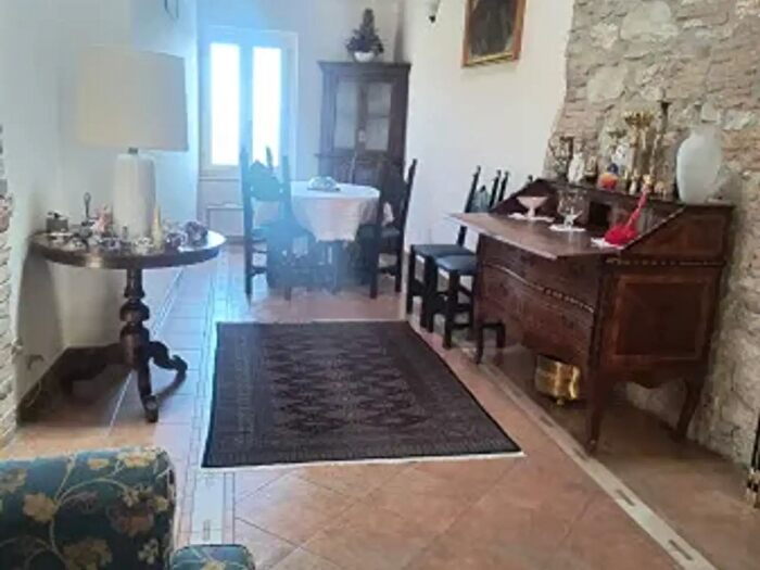 Appartamento trilocale in affitto in Via Guglielmo Oberdan, Perugia