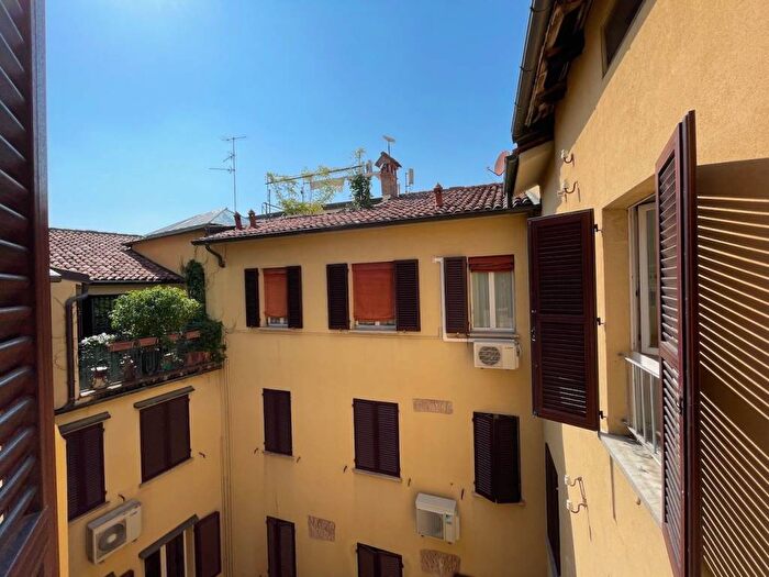 Appartamento quadrilocale in affitto in Via Santo Stefano, Centro Storico, Bologna