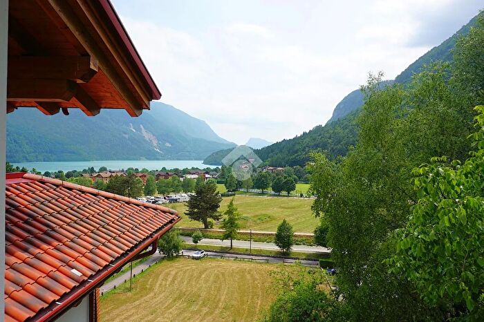 Appartamento trilocale in vendita in Via Rio Massò, Molveno