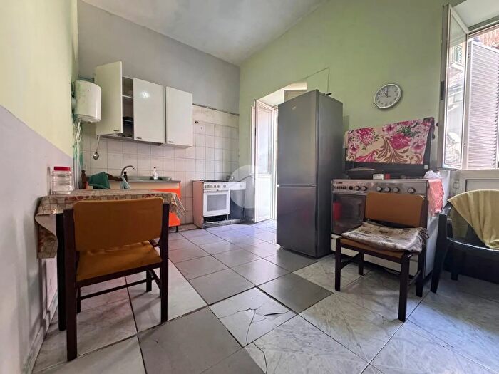 Appartamento bilocale in vendita in Via Sant Antonio Abate, Napoli
