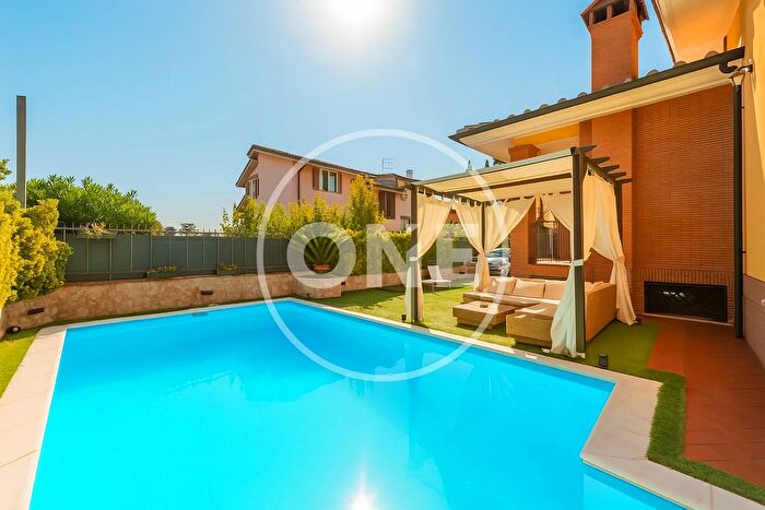 Casa quadrilocale in vendita in Via Rocca Vivara, Roma