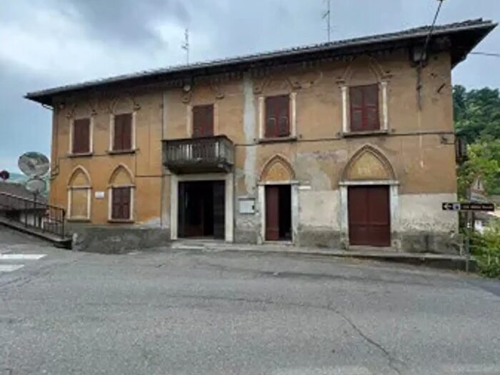 Casa con 6 locali in vendita in Via Generale Cortella, Castelletto DOrba