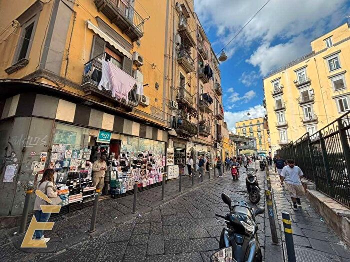 Appartamento monolocale in affitto in Via Rosario a Portamedina, Monte Santo, Napoli