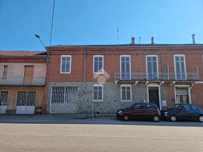Casa con 8 locali in vendita in Regione Borgovecchio, Villafranca DAsti
