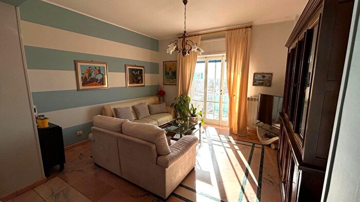 Appartamento quadrilocale in vendita in Via Vittorio Emanuele, Mondragone