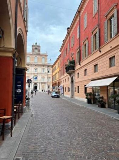 Appartamento con 6 locali in affitto in Via Luigi Carlo Farini, Modena