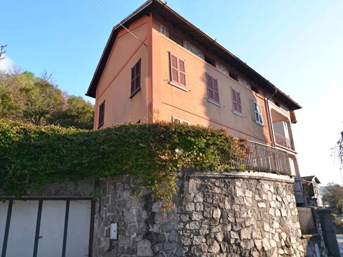 Casa con 5 locali in vendita in Via Novaredo, Bellano