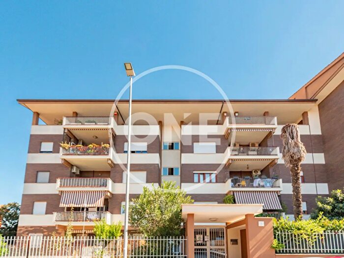 Appartamento trilocale in vendita in Via Domenico Berti, Roma
