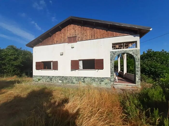 Casa con 5 locali in vendita in Rocca Grimalda