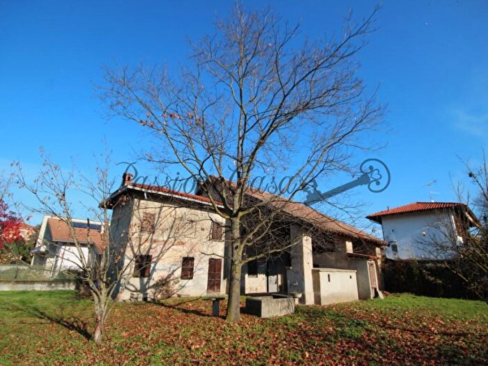 Casa con 5 locali in vendita in Via Besate, Vigevano