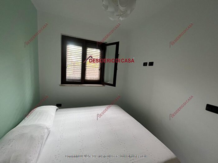 Appartamento quadrilocale in vendita in Campofelice Di Roccella