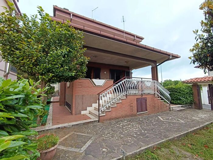 Casa con 7 locali in vendita in Via Vittorio Veneto, Palestrina