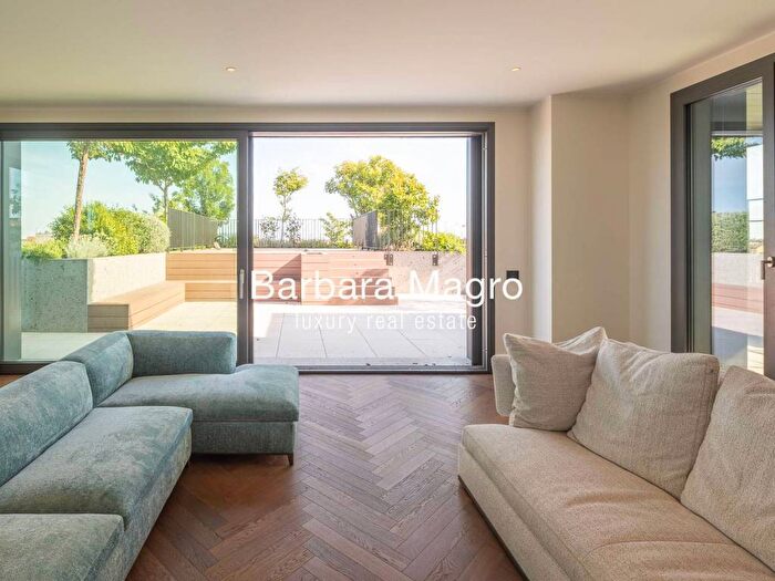 Appartamento con 6 locali in affitto in Via San Cristoforo, Piazza Napoli, Milano