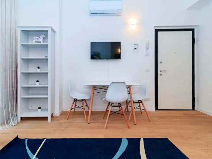 Appartamento monolocale in affitto in Via Guglielmo Silva, Milano