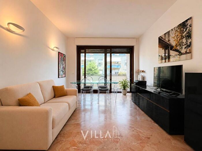 Appartamento trilocale in affitto in Via Giuseppe Broggi, Morgagni, Milano