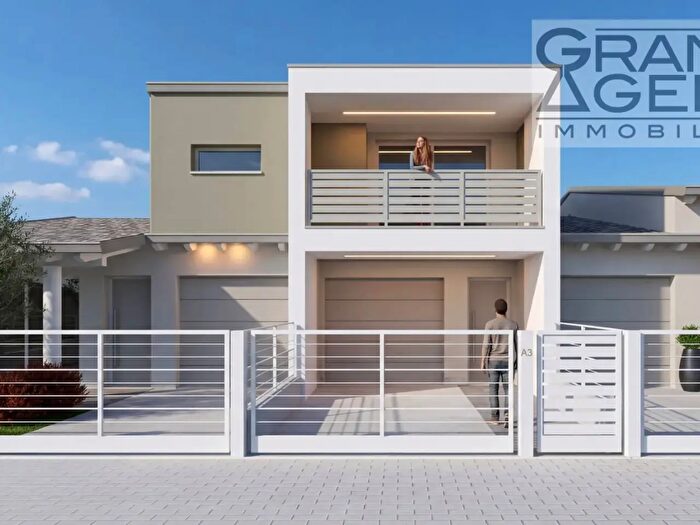 Casa con 6 locali in vendita in Don G Minzoni, Roverbella