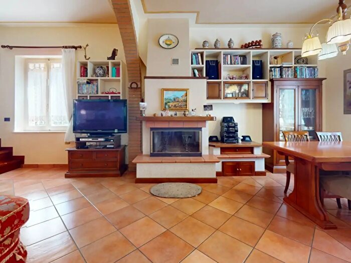 Casa quadrilocale in vendita in Via Assisana, Assisi