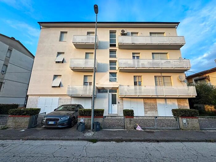 Appartamento quadrilocale in vendita in Via Via Puccinelli, Castelfranco Di Sotto