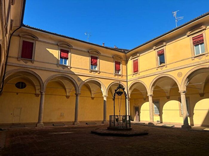 Appartamento con 6 locali in affitto in Via Arienti, Castiglione Tribunale, Bologna