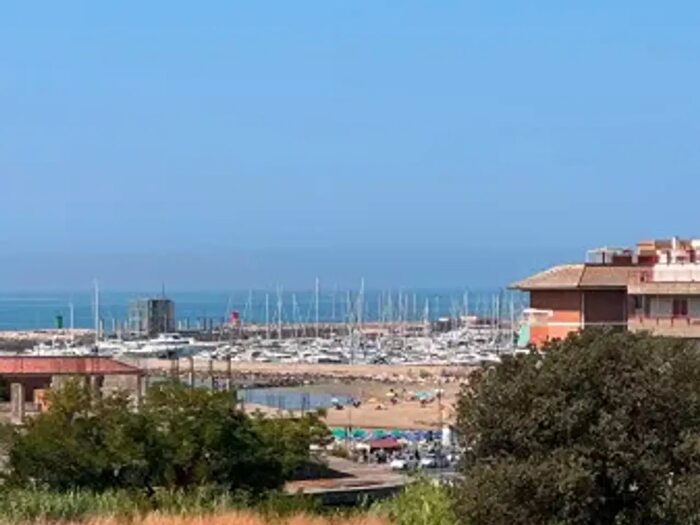 Appartamento quadrilocale in vendita in Via Lipari a, Nettuno