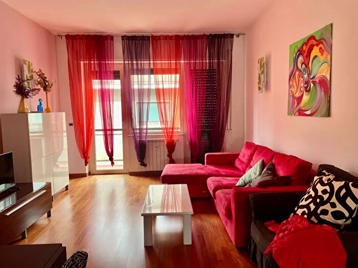 Appartamento con 6 locali in affitto in Via Nino Bixio, Pescara