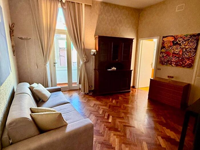 Appartamento bilocale in affitto in Via Torino, Repubblica, Roma