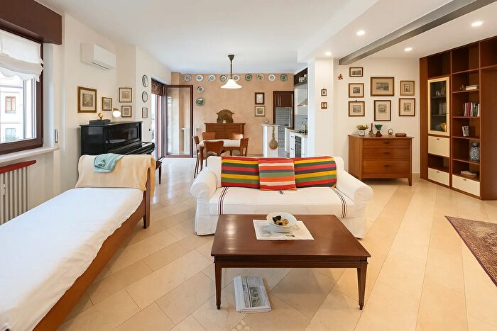 Casa con 5 locali in vendita in Via Roma, Belfiore