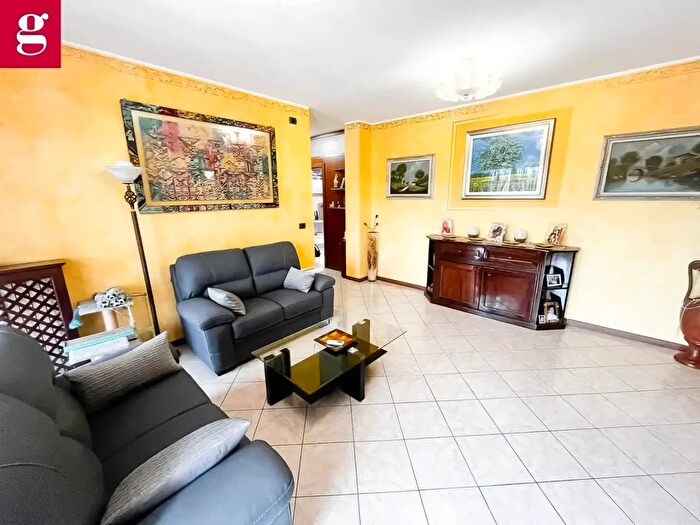 Appartamento trilocale in vendita in Via Carlo d'Adda C, Settimo Milanese