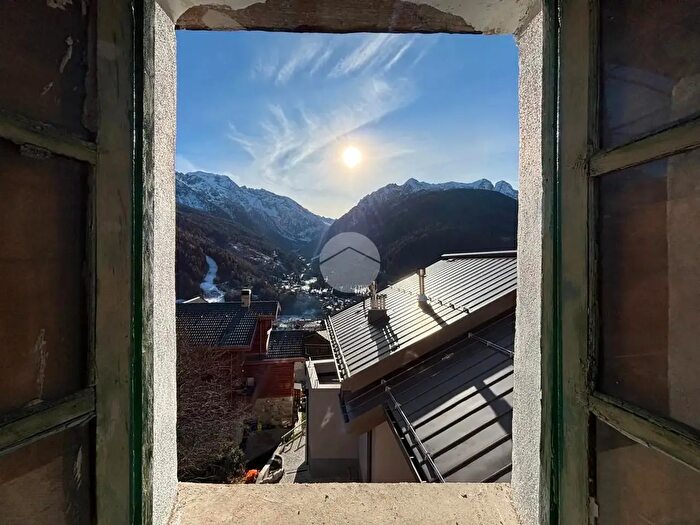 Casa con 5 locali in vendita in Via Lecanù, Temu